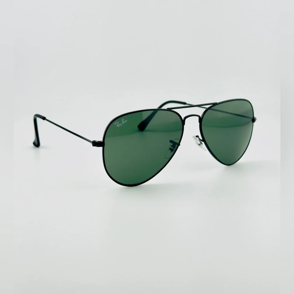 Ray-Ban Aviator Classic Sunglasses RB3025 Polished Black Frame with Green Lenses